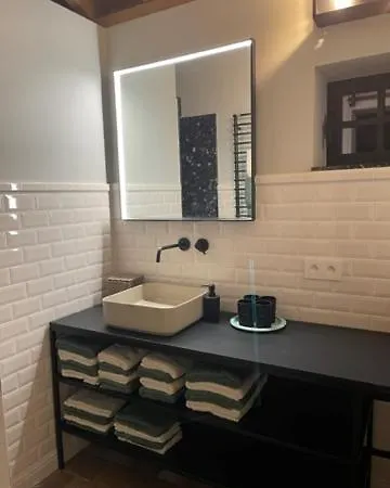 Mademoiselle Nineth Met Sauna *