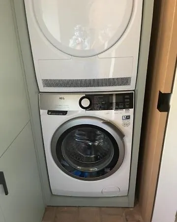 Mademoiselle Nineth Met Sauna *