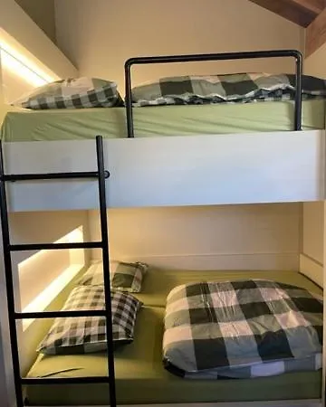 Mademoiselle Nineth Met Sauna *