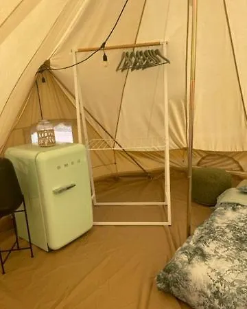 Mademoiselle Nineth Met Sauna De Panne