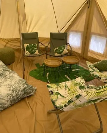 Mademoiselle Nineth Met Sauna *