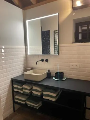 Mademoiselle Nineth Met Sauna *