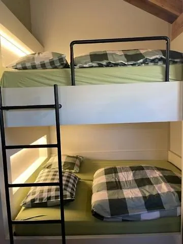 Mademoiselle Nineth Met Sauna *